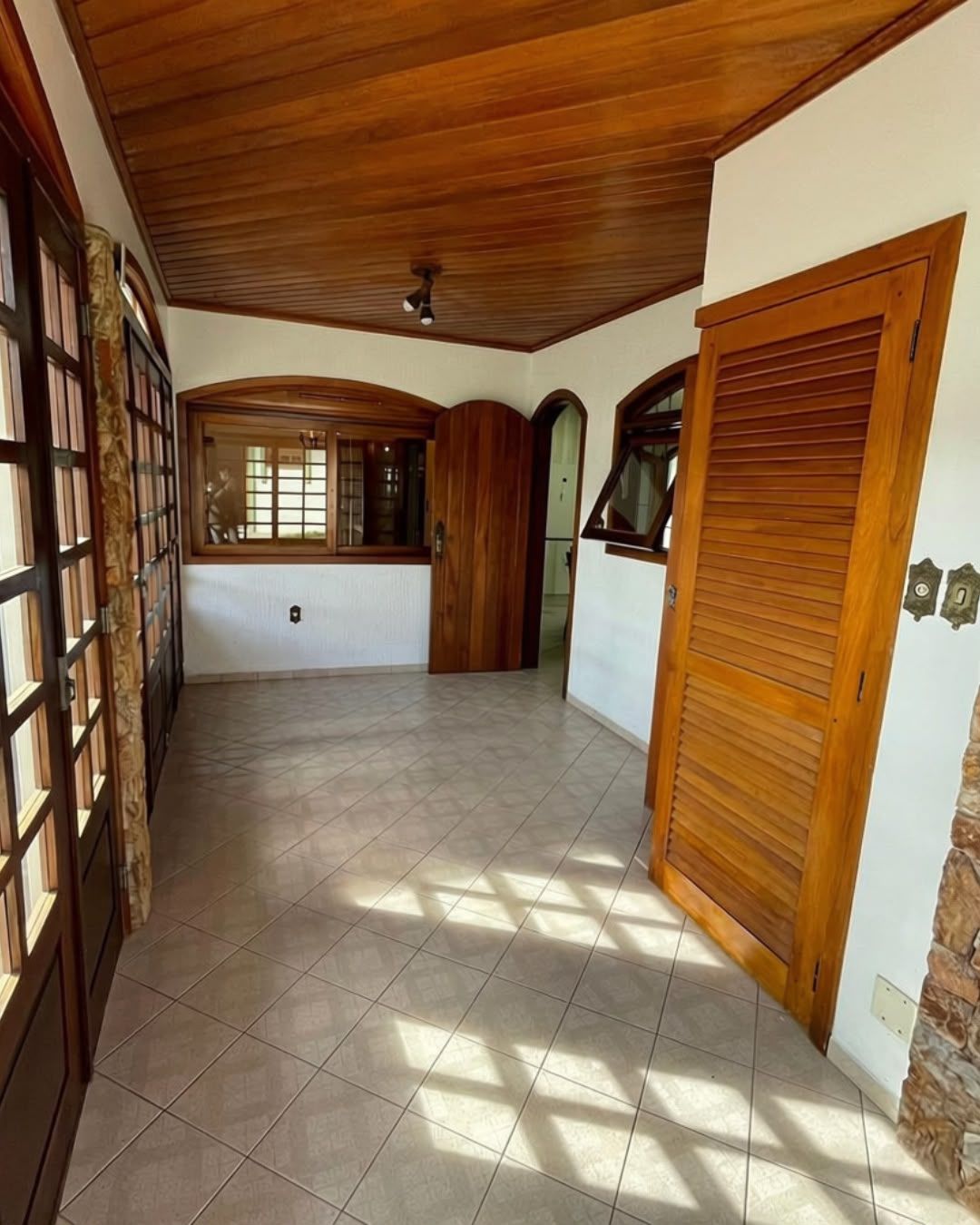CASA ALTO PADRÃO BEM LOCALIZADA — foto 5