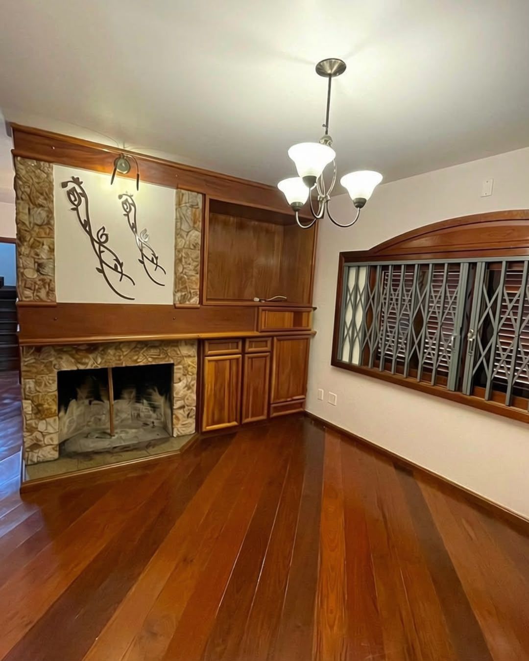 CASA ALTO PADRÃO BEM LOCALIZADA — ambiente 3