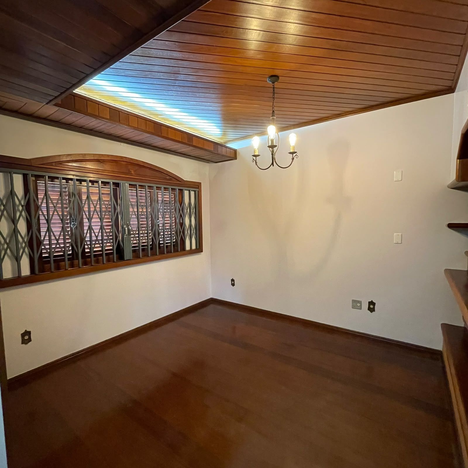 Mansão com 4 dormitórios — ambiente 3